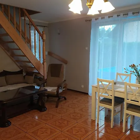 House With Swimming Pool In Morzyczyn, Cleaning Included بيت للعطل مورزيسزين